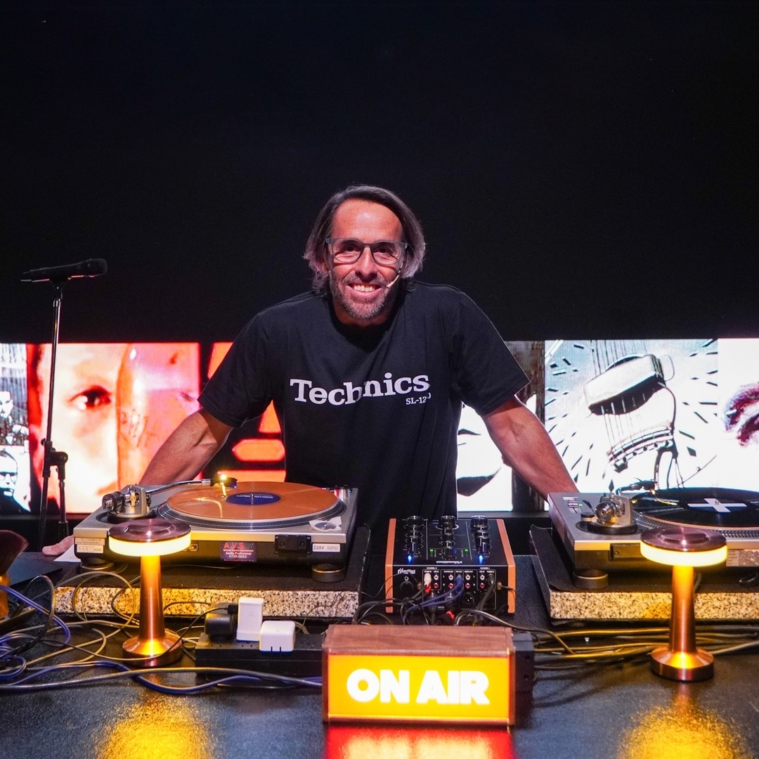 Experiencia HiFI guiada por DJ Pol