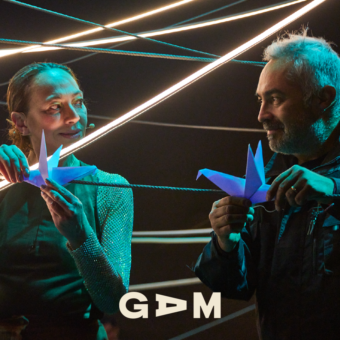 A los pies del árbol 