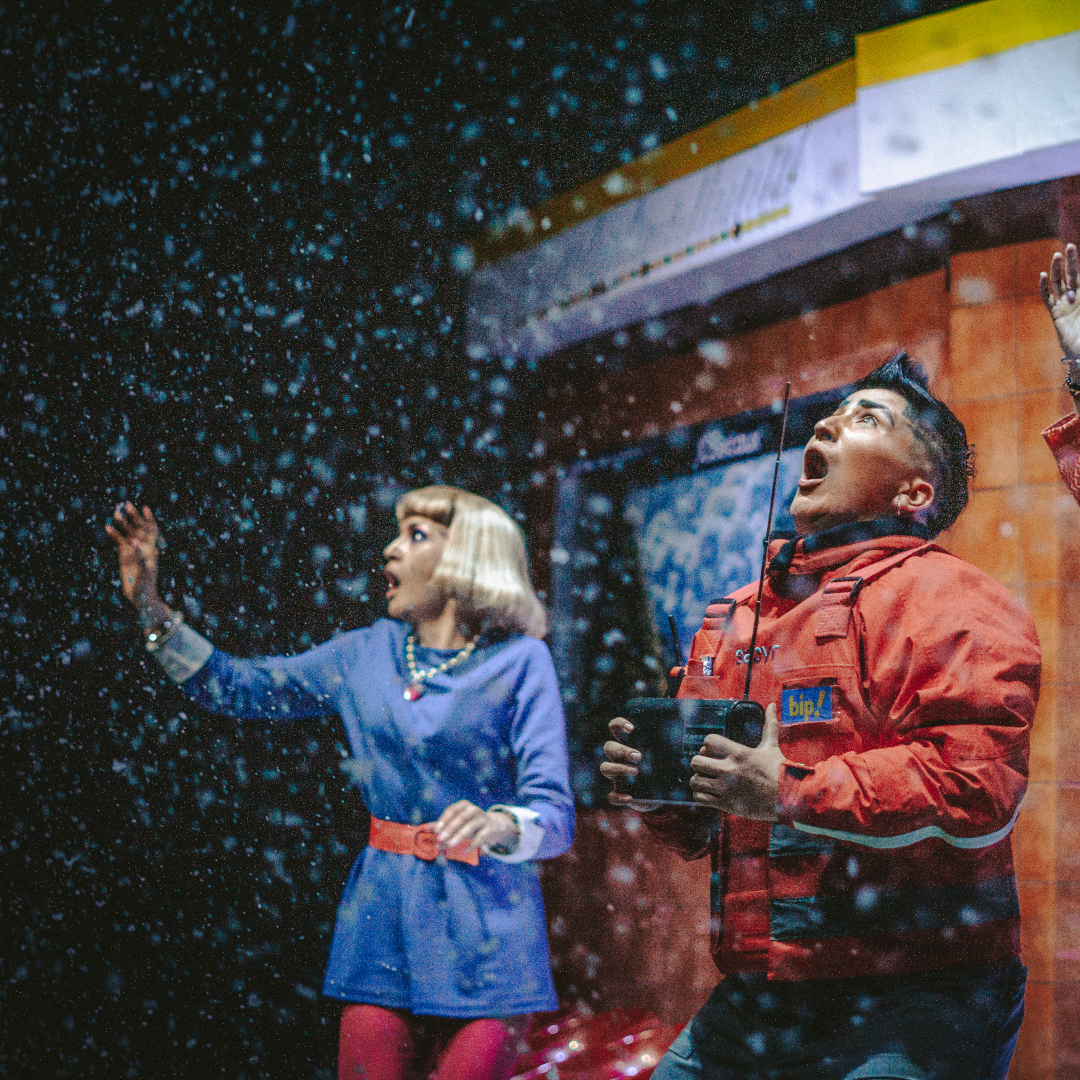 Cadáveres de Teatro Implicancia